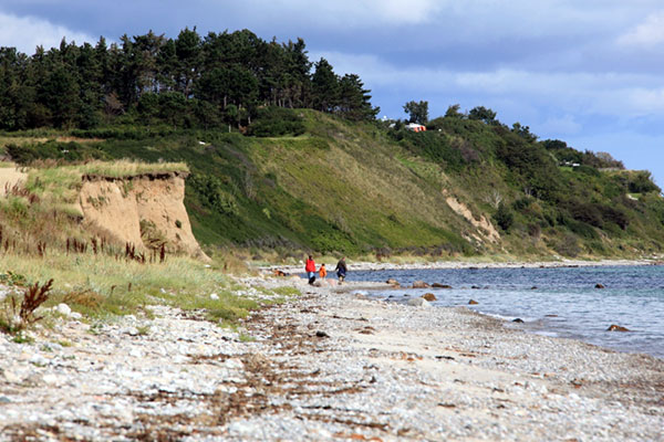 Udsigt langs stranden