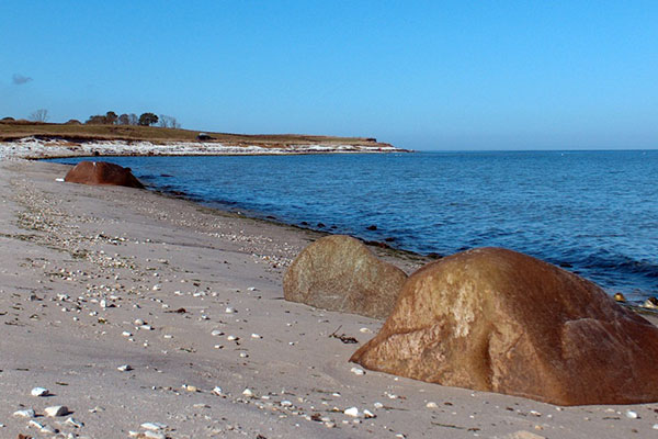 Udsigt langs stranden