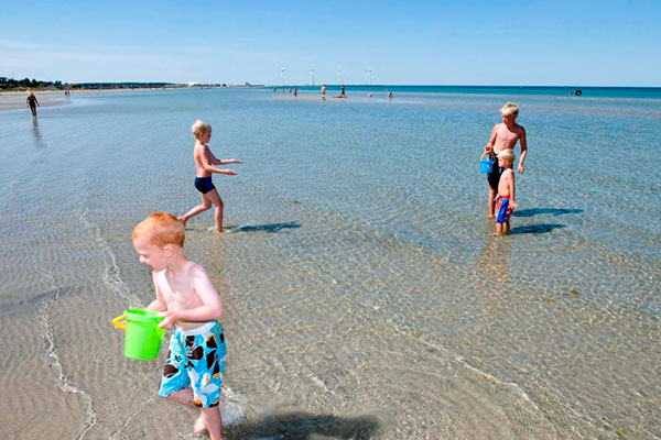 Leg i vandkanten