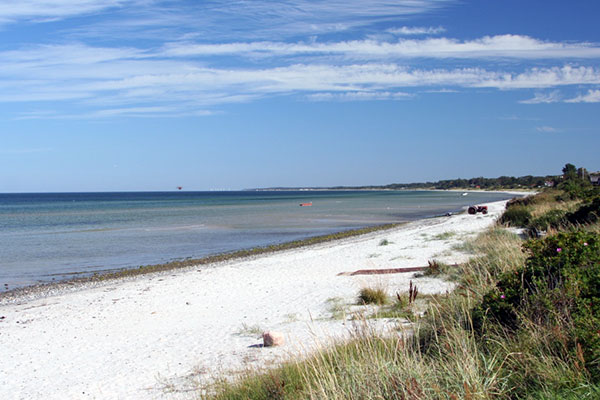 Udsigt langs stranden