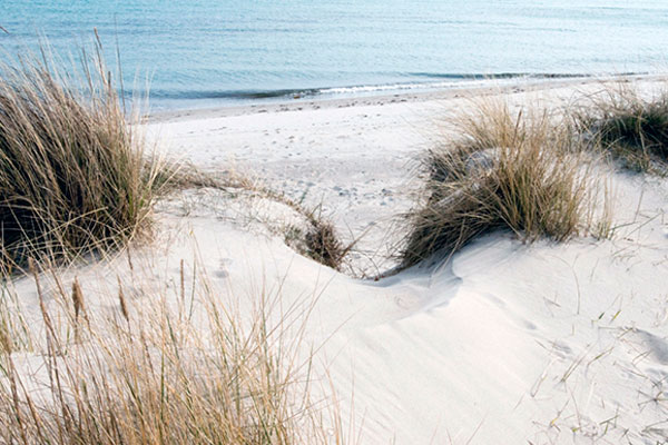 Stranden med hvidt sand