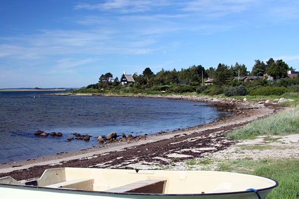 Udsigt langs stranden