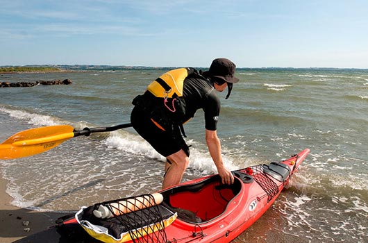 Havkajakker på stranden