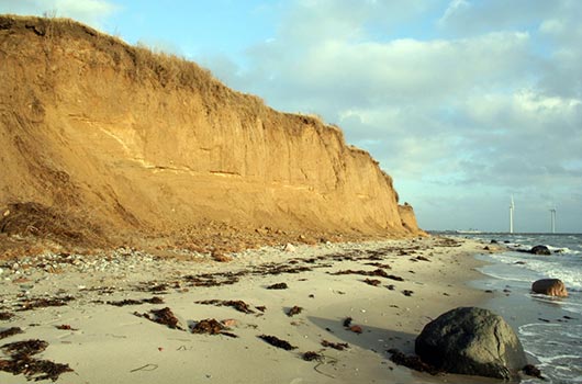 Udsigt langs stranden