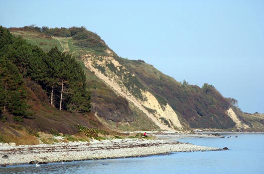 Udsigt langs stranden