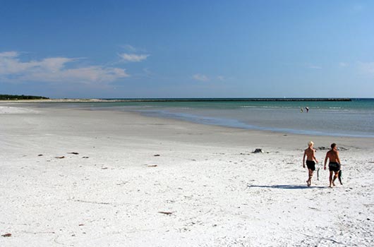 Udsigt langs stranden