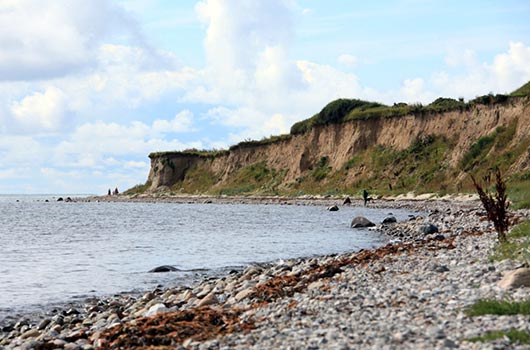 Udsigt langs stranden