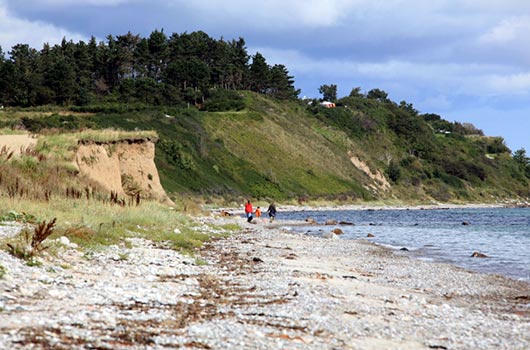 Udsigt langs stranden