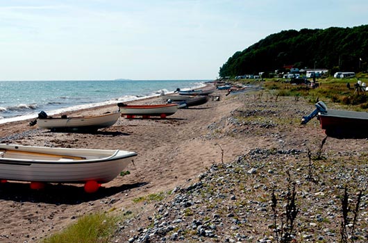 Udsigt langs stranden