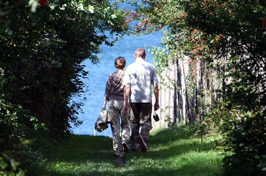 På vej til stranden