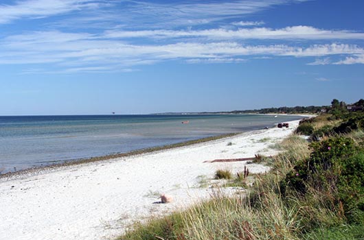 Udsigt langs stranden