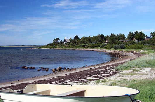 Udsigt langs stranden