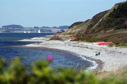 Udsigt langs stranden