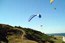 Paragliding ved stranden