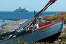 Træbåd på stranden